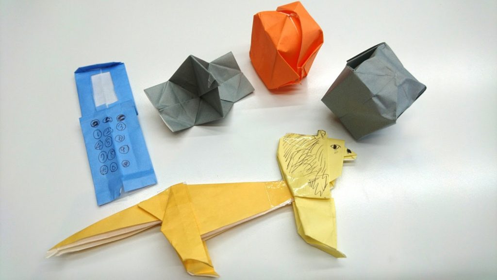 今日は打合せ中ずっと折り紙を折って過ごし、キッズに折り方を色々教えてもらいました